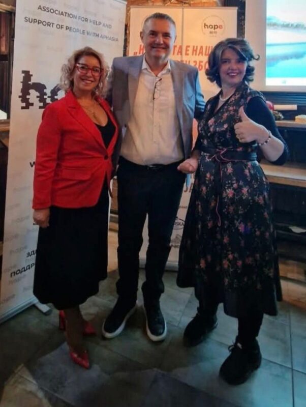 Сè повеќе млади луѓе се суочуваат со афазија. Секое трето лице после мозочен удар има афазија.