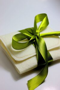 Новогодишен комплет 6: Свесни искри – три лампиони и честитка - Image 2