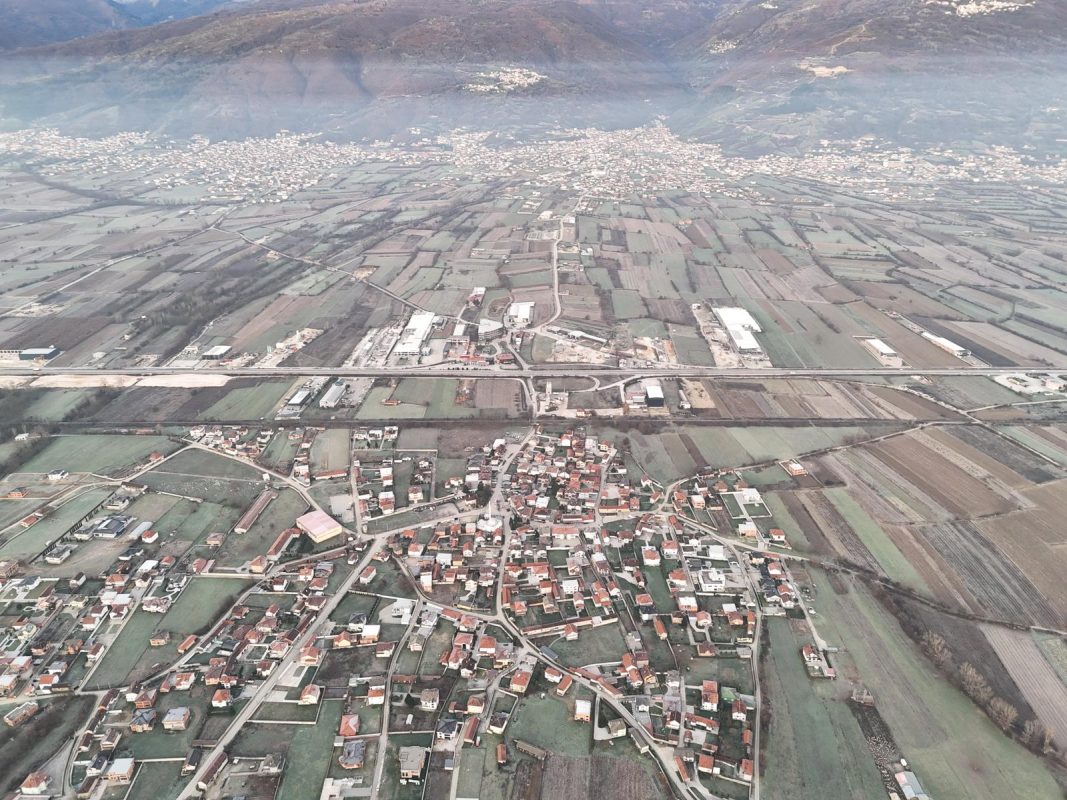 Снимка од Дрон кон Жеровјане - недостаток на јавен превоз и регионален пат